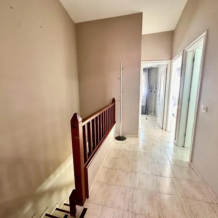 בית נופש Pambnb - House Near To Beach, Terrace, Fiber Wi-fi, Bbq גרנדילה דה אבונה